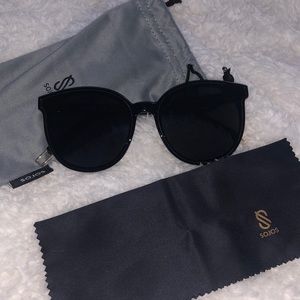 Sojos Sunglasses Black with gold accents New